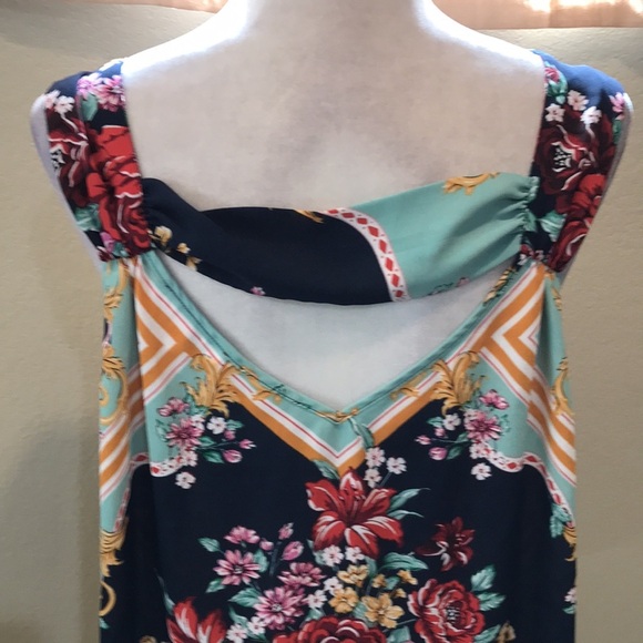 DR2 Floral Hi-Low Hem Top with V-Neck & Wide Straps and Open Design Back-XL - Picture 5 of 12